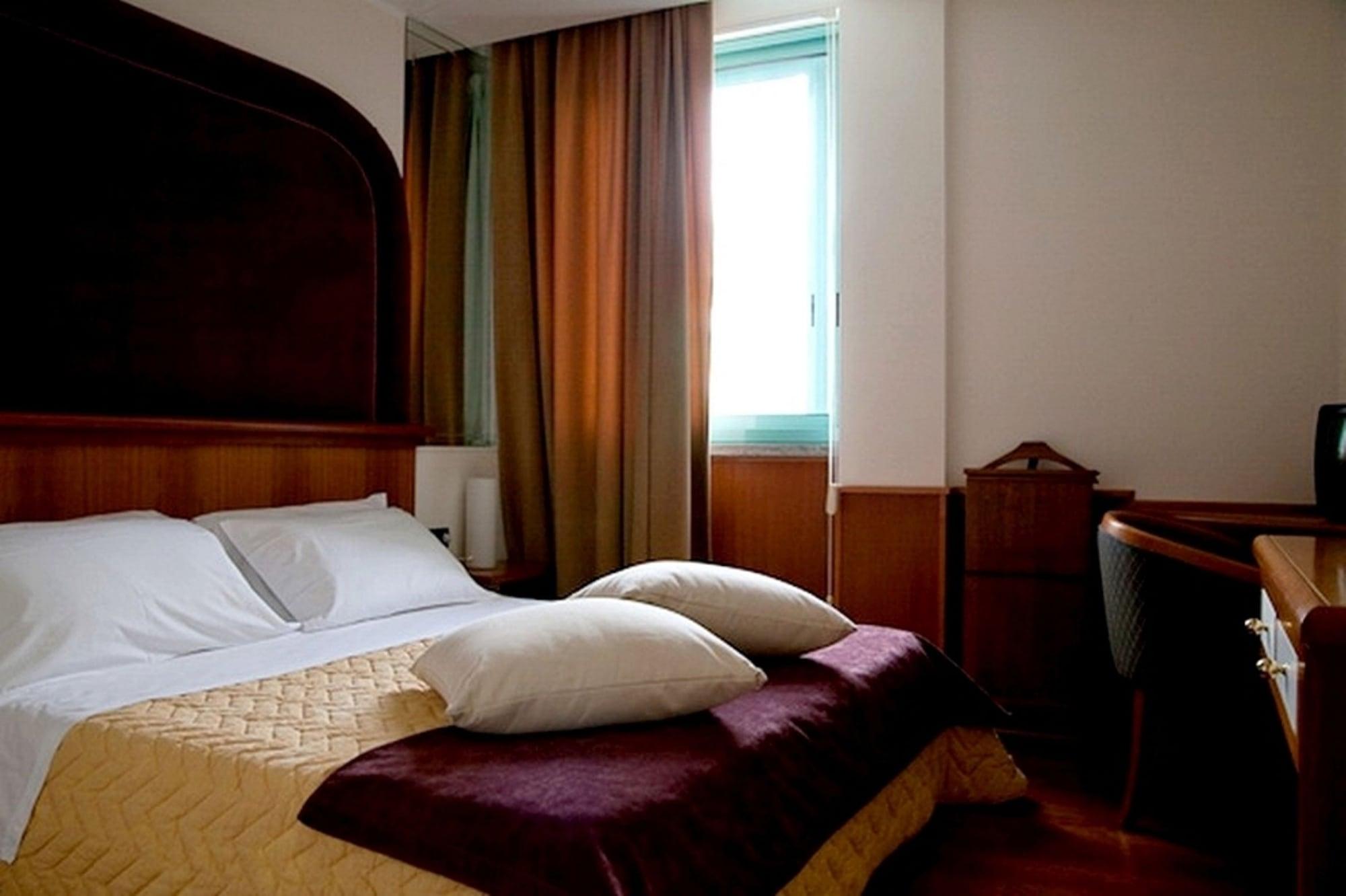 Hotel Excelsior 바스토 외부 사진