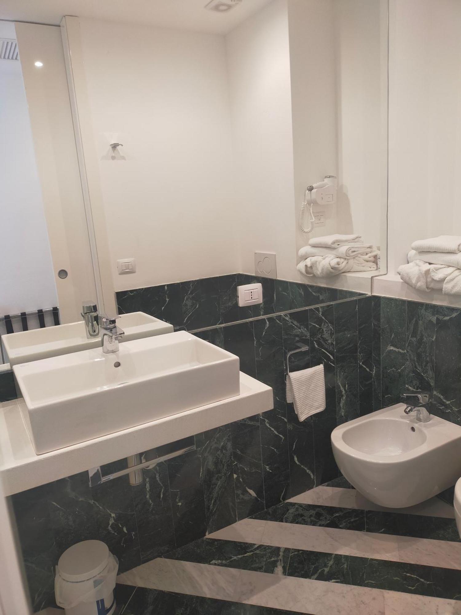 Hotel Excelsior 바스토 외부 사진