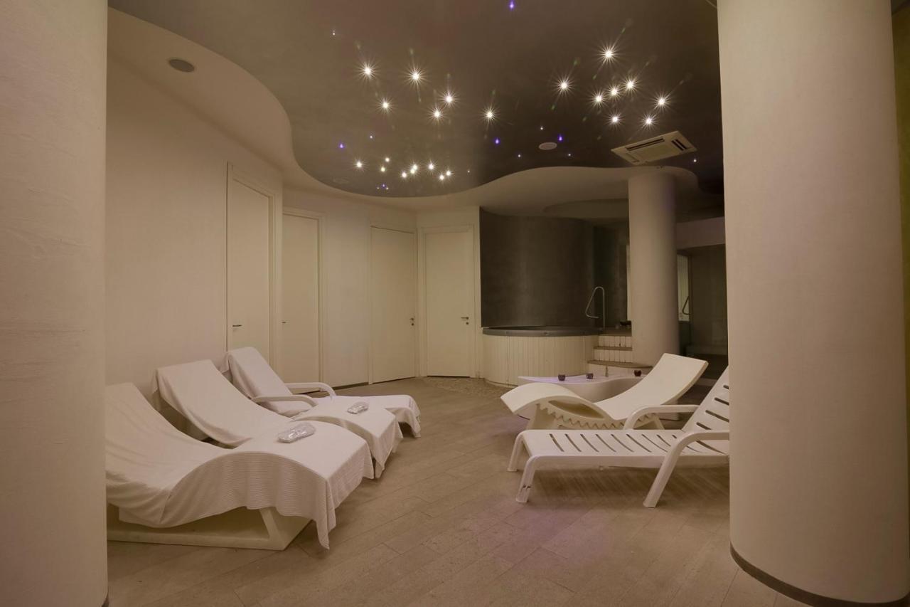 Hotel Excelsior 바스토 외부 사진